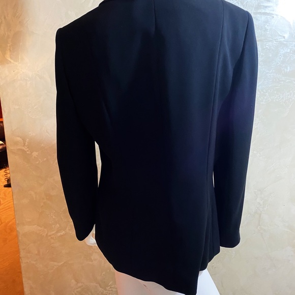 Tahari fully Lined Black Blazer with a Flare - Picture 5 of 6